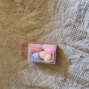 Makeup puffs